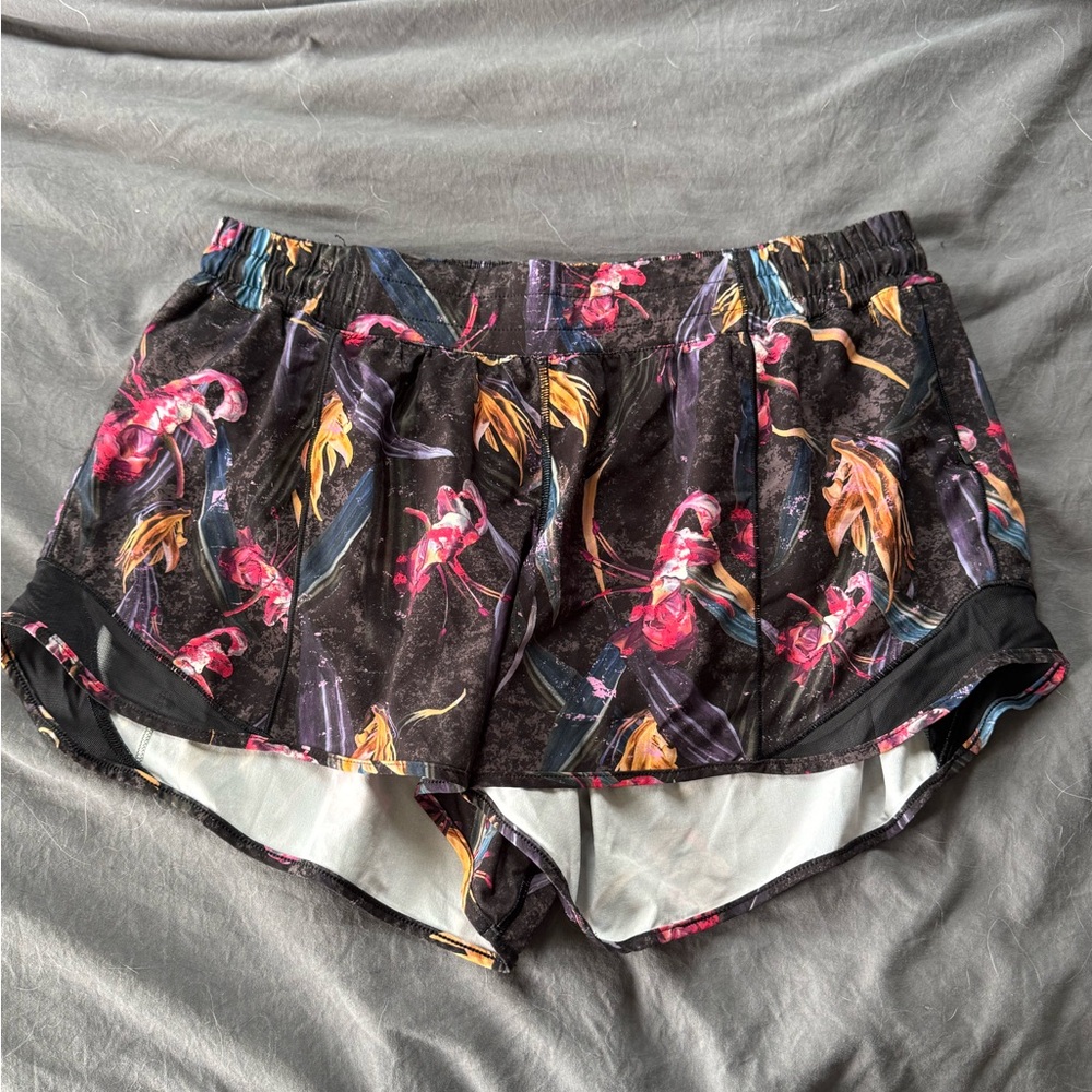 Lululemon Hotty Hot Shorts 4”
